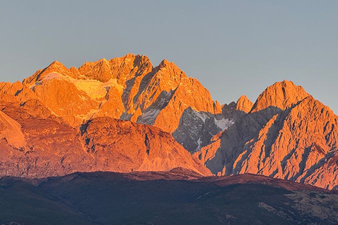 日照金山