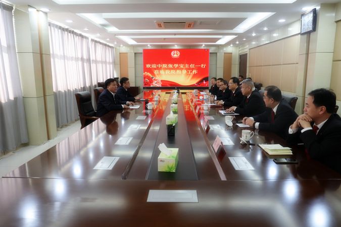 济南中院党组成员、政治部主任张学宝一行到...